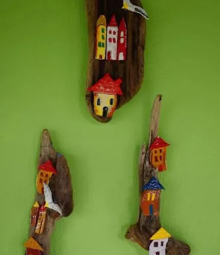 Zina's House * Troulos