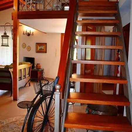 Zina's House Casa de Férias Troulos